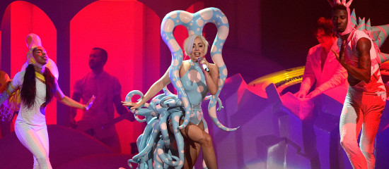 5-4-14_PARTYNAUSEOUS_-_artRAVE_ARTPOP_BallTour_003