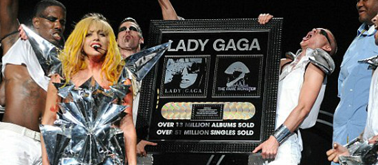 11 certifications pour Lady Gaga