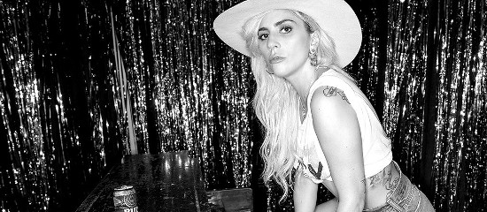 Lady Gaga relance le Dive Bar Tour